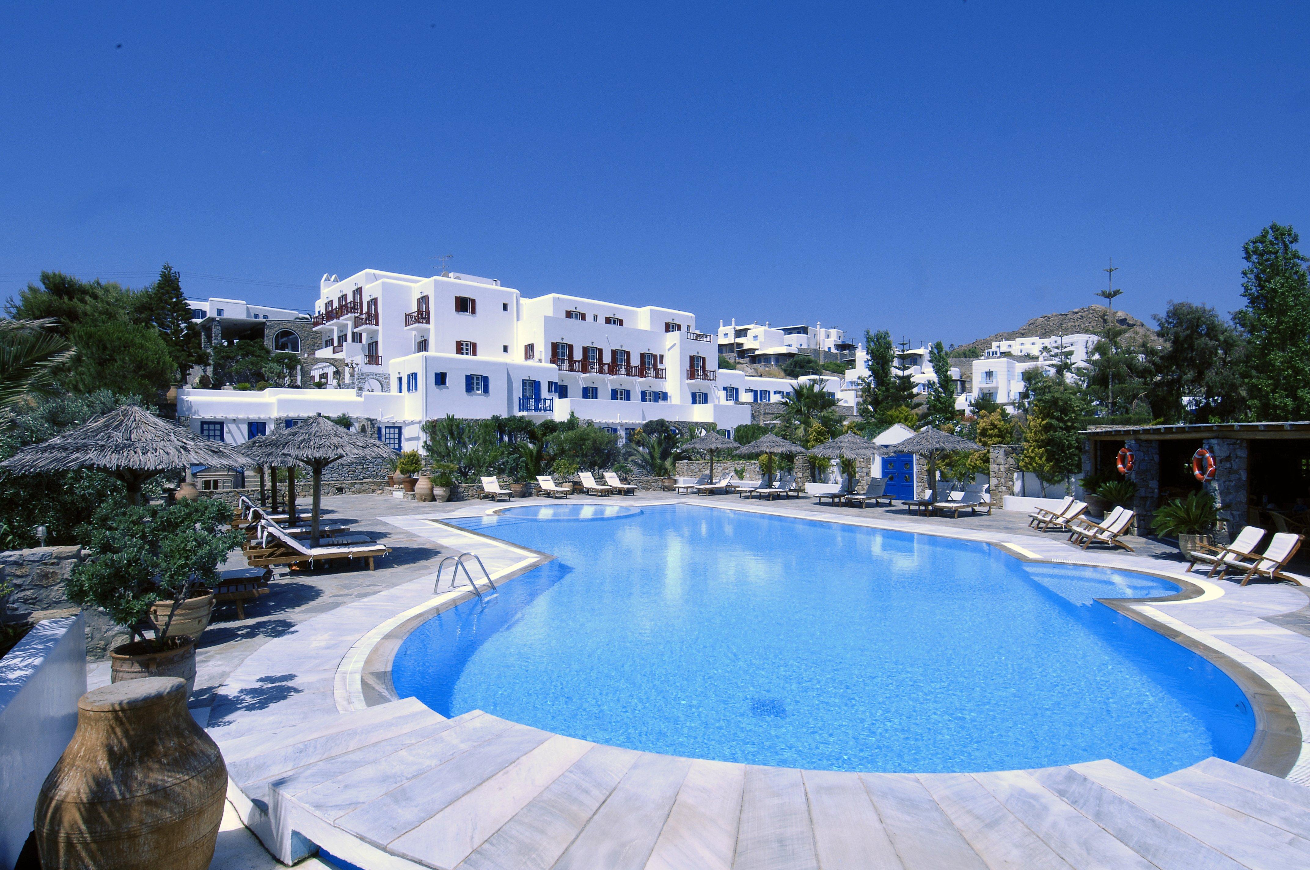 Kamari Hotel 3*